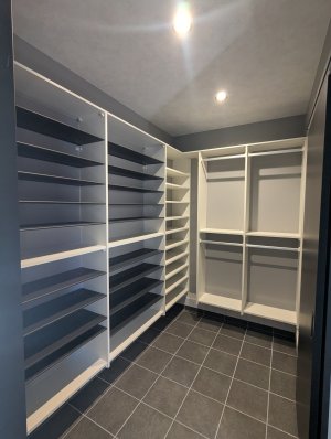 玄関横クローゼット